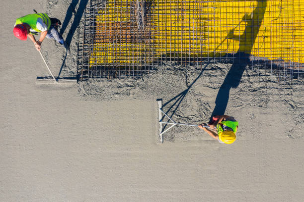 Best Concrete Contractor Near Me  in Nashvle, IL